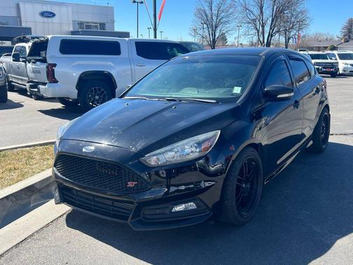 2018 Ford Focus ST 