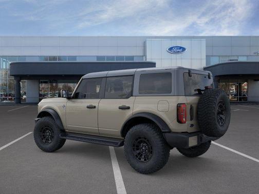DESERT SAND 2026 Ford Bronco Outer Banks