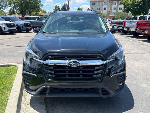 Crystal Black Silica 2023 Subaru Ascent Limited 7-Passenger