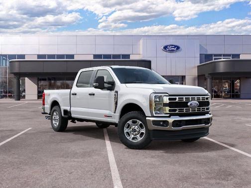 Oxford White 2027 Ford F-350 XLT