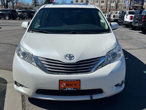 2017 Toyota Sienna XLE