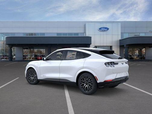 Star White Metallic Tri-Coat 2026 Ford Mustang Mach-E Premium