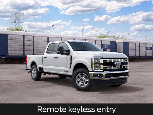 Oxford White 2027 Ford F-250 XLT