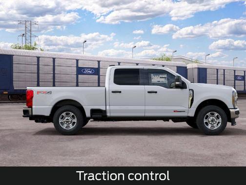 Oxford White 2027 Ford F-250 XLT