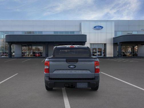 Azure Gray Metallic Tri-Coat 2026 Ford Maverick Lariat
