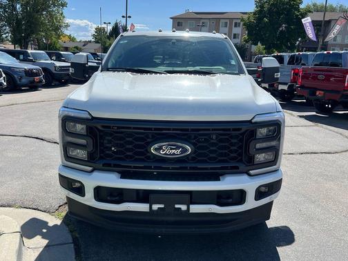 White Metallic 2023 Ford F-250 Lariat
