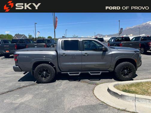 Gun Metallic 2022 Nissan Frontier SV