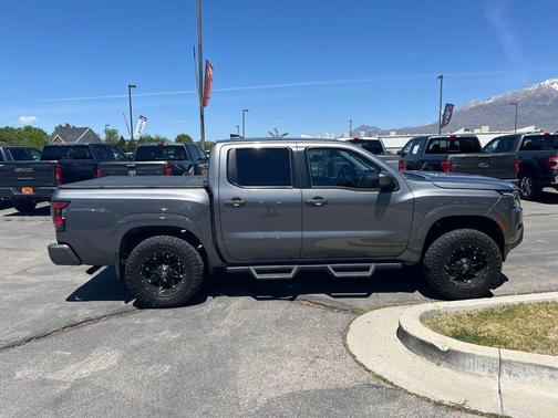 Gun Metallic 2022 Nissan Frontier SV