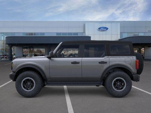 CARBONIZED GRAY METALLIC 2026 Ford Bronco Base
