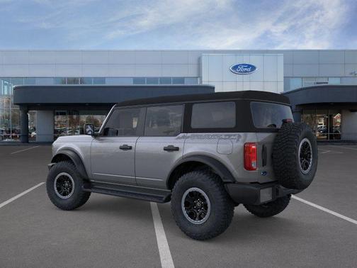 Carbonized Gray Metallic 2026 Ford Bronco Base
