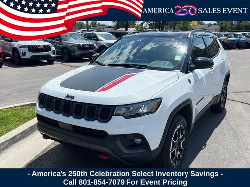 Bright White Clearcoat 2025 Jeep Compass Trailhawk