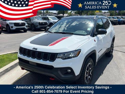Bright White Clearcoat 2025 Jeep Compass Trailhawk
