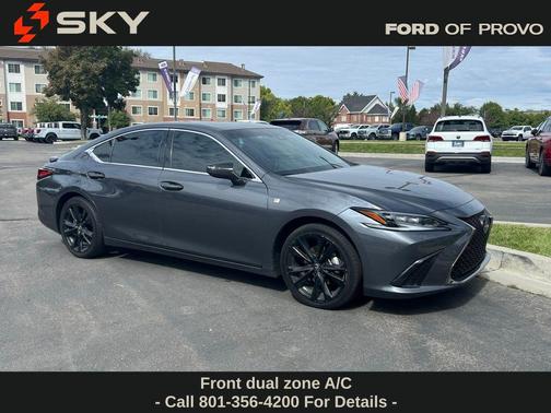 2023 Lexus ES 300h F SPORT Handling