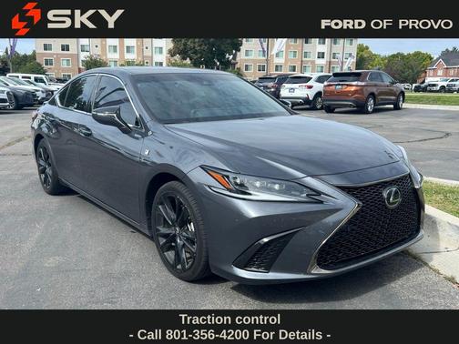 2023 Lexus ES 300h F SPORT Handling