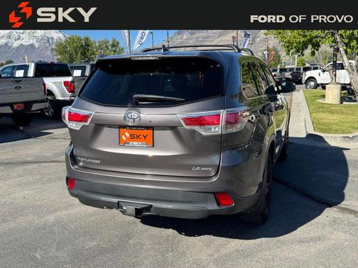 Predawn Gray Mica 2014 Toyota Highlander LE Plus