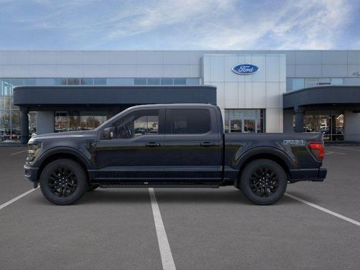 AGATE BLACK METALLIC 2026 Ford F-150 XLT