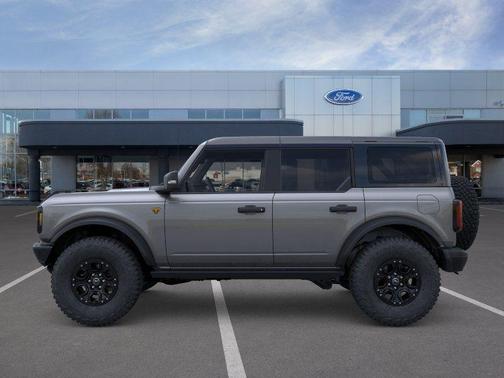Gray Metallic 2025 Ford Bronco Badlands
