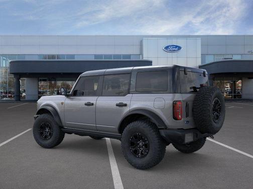 Gray Metallic 2025 Ford Bronco Badlands