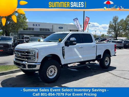 White 2023 Ford F-250 Lariat