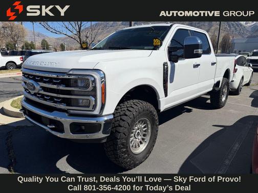 White 2023 Ford F-250 Lariat
