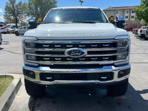 White 2023 Ford F-250 Lariat