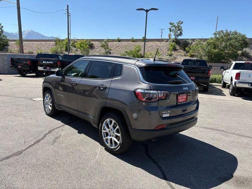 2023 Jeep Compass Latitude Lux