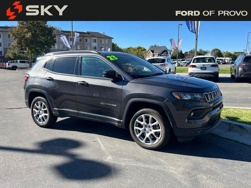 2023 Jeep Compass Latitude Lux