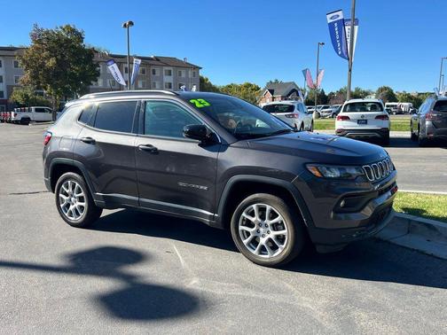2023 Jeep Compass Latitude Lux