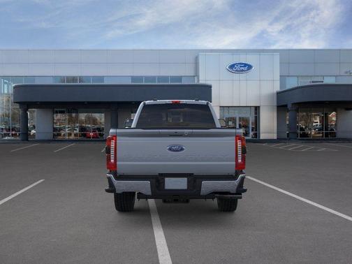 Glacier Gray Metallic TriCoat 2026 Ford F-350 Lariat