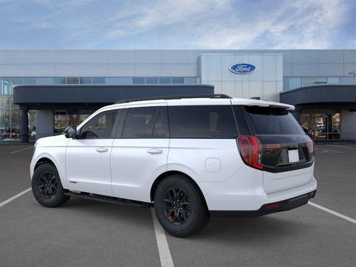 Star White Metallic Tri-Coat 2026 Ford Expedition Tremor