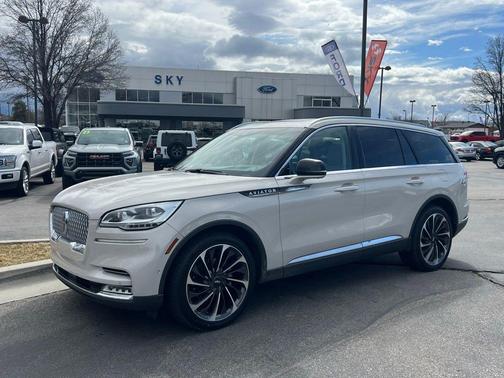 Pearl Metallic 2020 Lincoln Aviator Reserve AWD