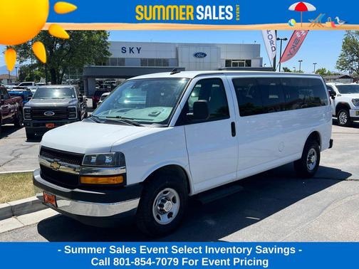 Summit White 2020 Chevrolet Express 3500 RWD 3500 Extended Wheelbase LT