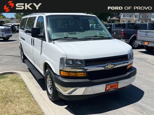 Summit White 2020 Chevrolet Express 3500 RWD 3500 Extended Wheelbase LT