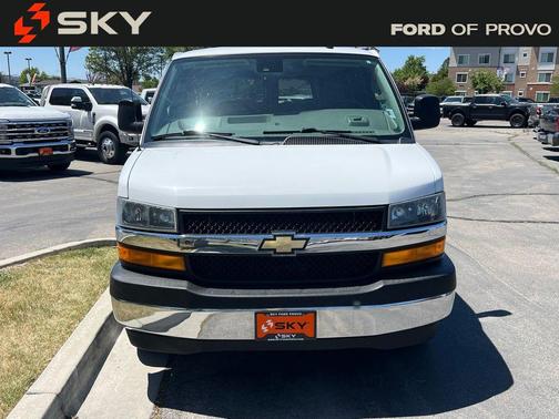 Summit White 2020 Chevrolet Express 3500 RWD 3500 Extended Wheelbase LT