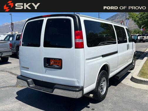 Summit White 2020 Chevrolet Express 3500 RWD 3500 Extended Wheelbase LT