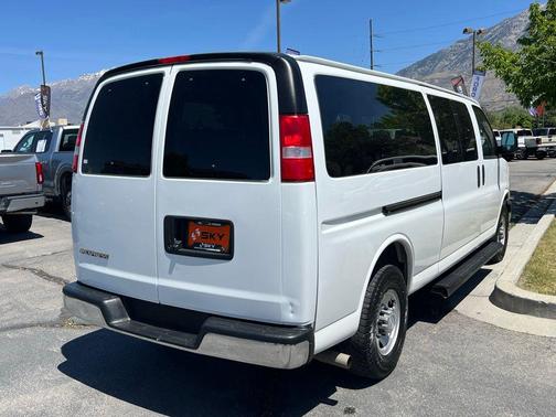 Summit White 2020 Chevrolet Express 3500 RWD 3500 Extended Wheelbase LT