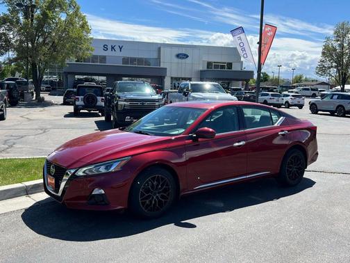 Scarlet Ember Tintcoat 2019 Nissan Altima 2.5 SV