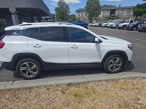 Summit White 2019 GMC Terrain SLT