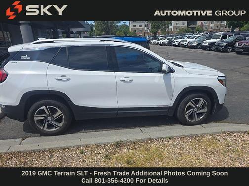 Summit White 2019 GMC Terrain SLT