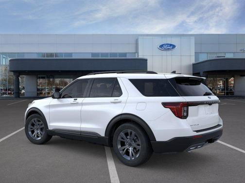 Star White Metallic Tri-Coat 2026 Ford Explorer Active w/200A Pkg