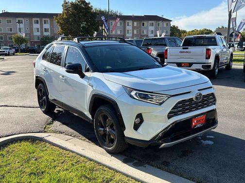 Blizzard Pearl 2020 Toyota RAV4 Hybrid SE