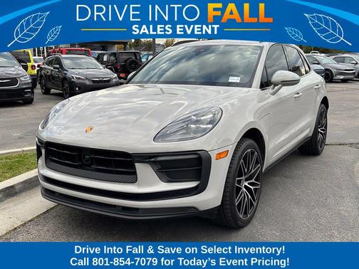 Chalk 2023 Porsche Macan Macan