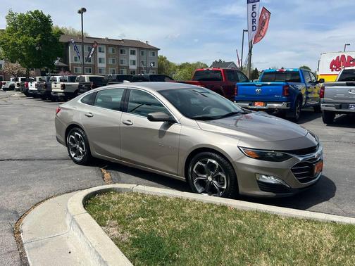 Mineral Gray Metallic 2022 Chevrolet Malibu FWD LT