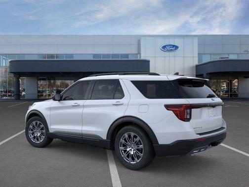Space White Metallic 2026 Ford Explorer Active