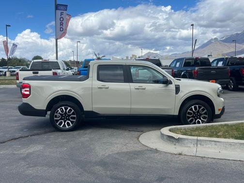 TERRAIN 2024 Ford Maverick Lariat