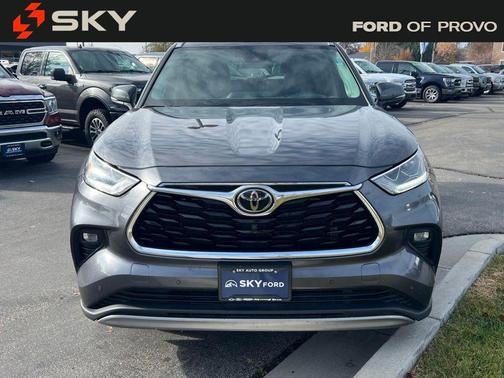 2022 Toyota Highlander Platinum