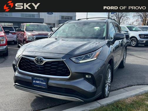 2022 Toyota Highlander Platinum