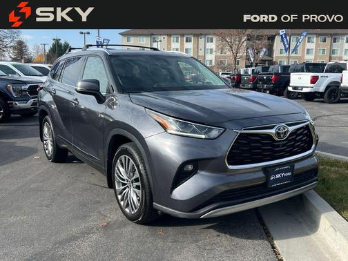 2022 Toyota Highlander Platinum