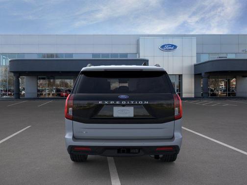Glacier Gray Metallic Tri-Coat 2026 Ford Expedition Active