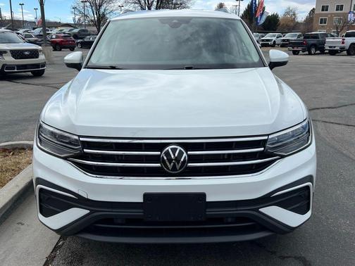 White 2024 Volkswagen Tiguan 2.0T SE 4MOTION